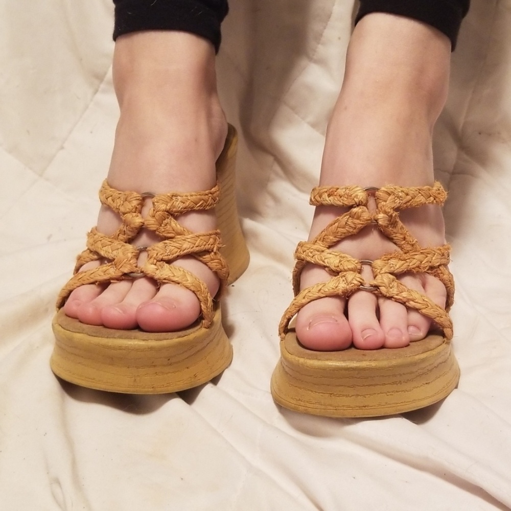 Wedge sandles